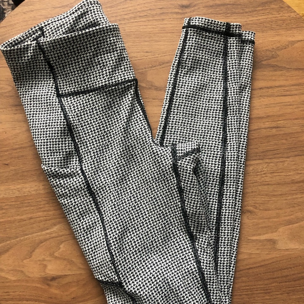 Lulu swift speed high rise tight “28